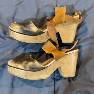 Free people clogs